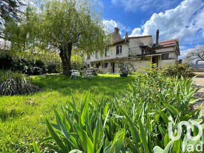 Maison de village - 300 m² - 15 pièces