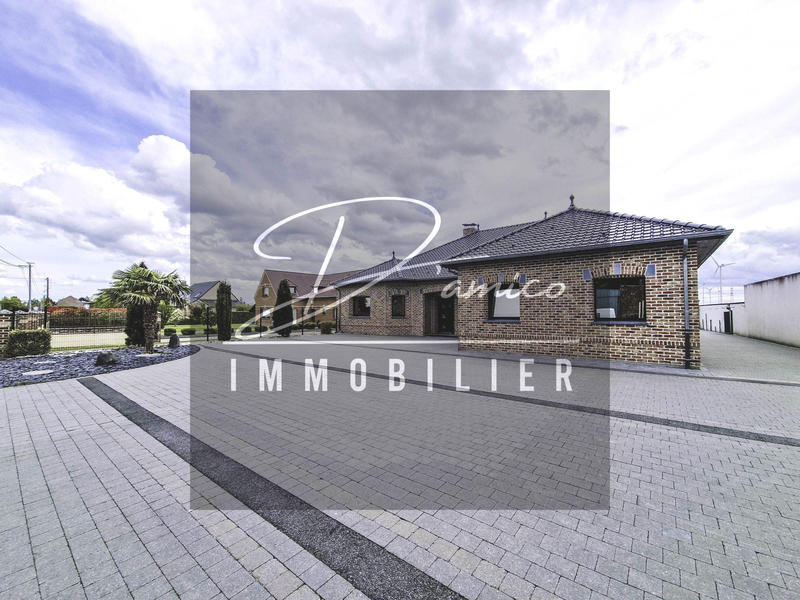 Maison - 214 m² - 10 pièces