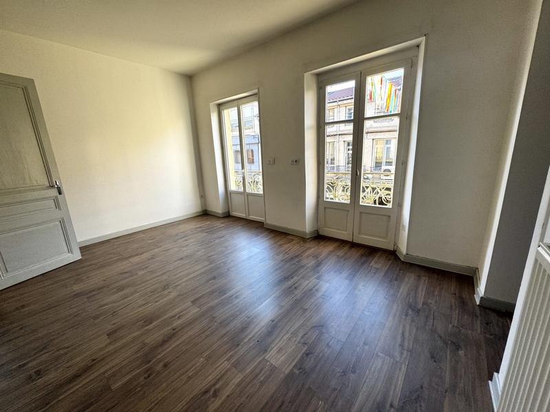 Appartement - 99 m² - 4 pièces