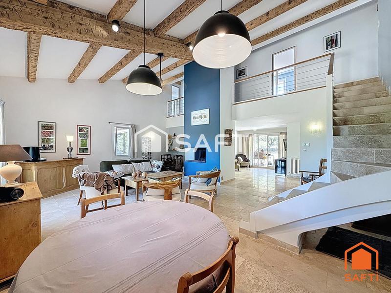 Maison - 190 m² - 8 pièces