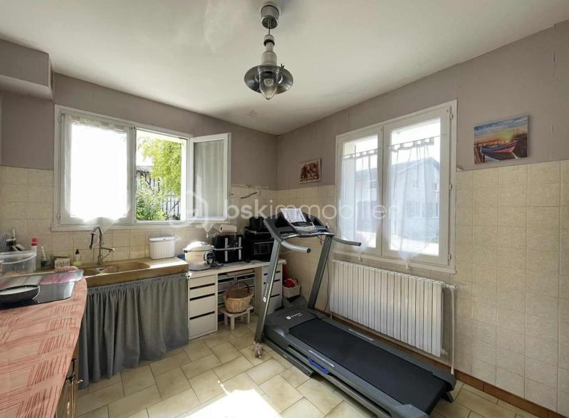 Propriété - 275 m² - 12 pièces