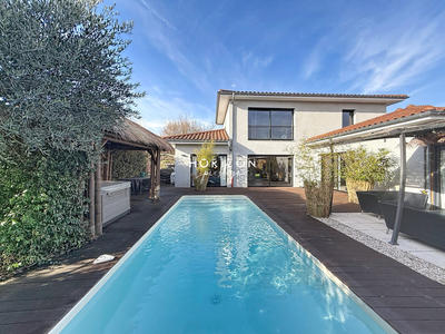 Maison contemporaine - 200 m² - 8 pièces