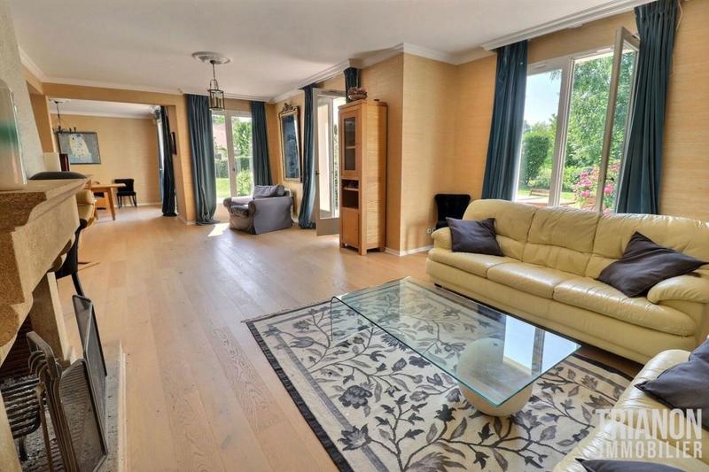 Maison - 240 m² - 9 pièces