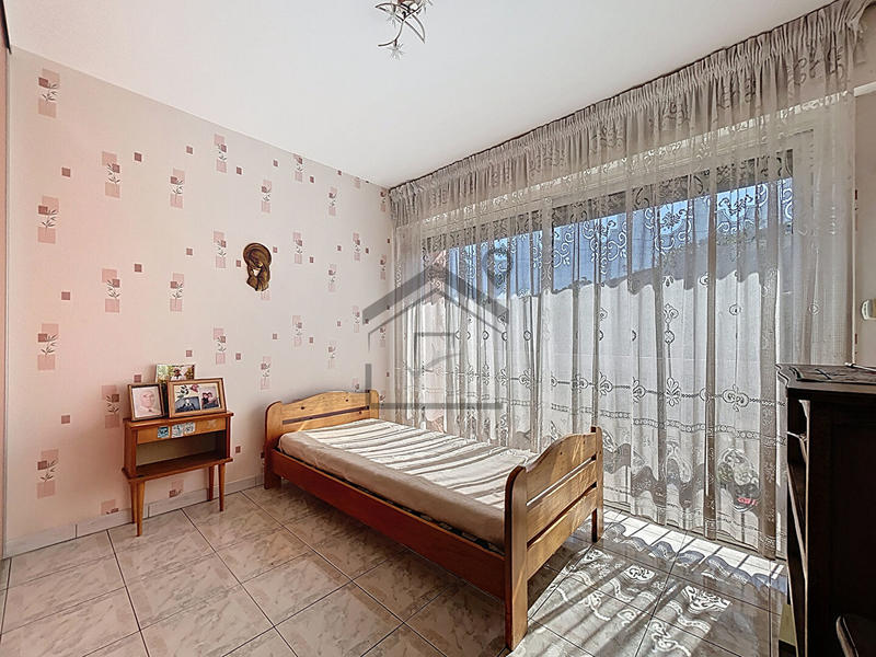 Appartement - 100 m² - 5 pièces