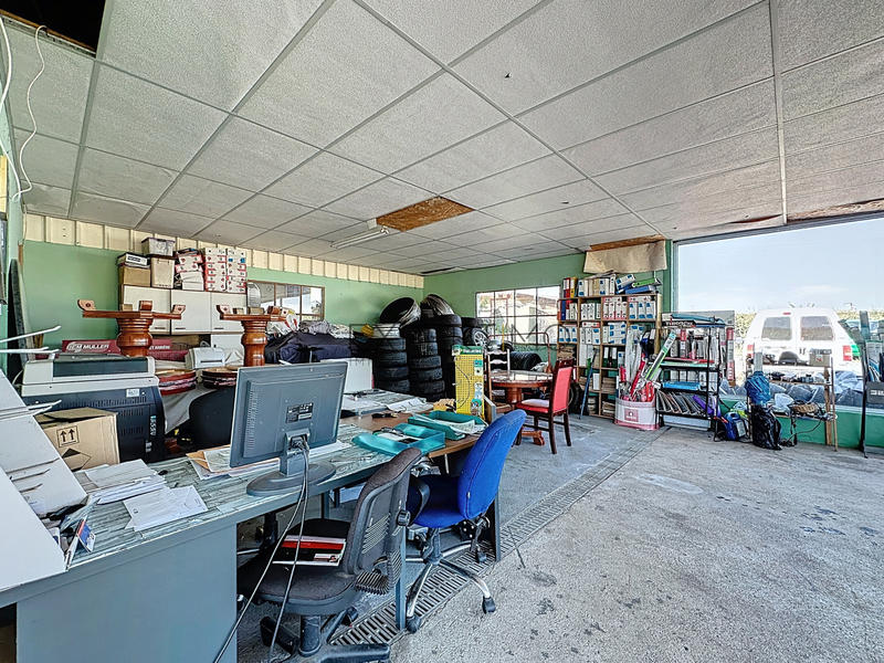 Local d'activités - 300 m²