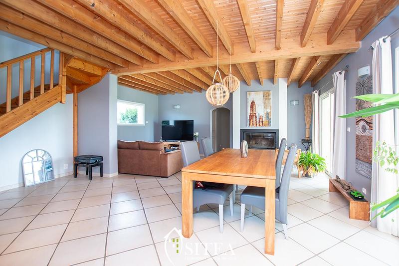 Maison - 170 m² - 5 pièces