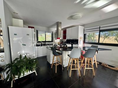 Maison - 212 m² - 7 pièces