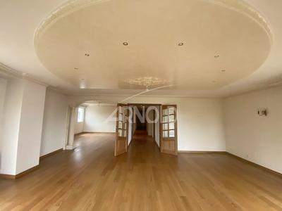 Appartement - 168 m² - 5 pièces