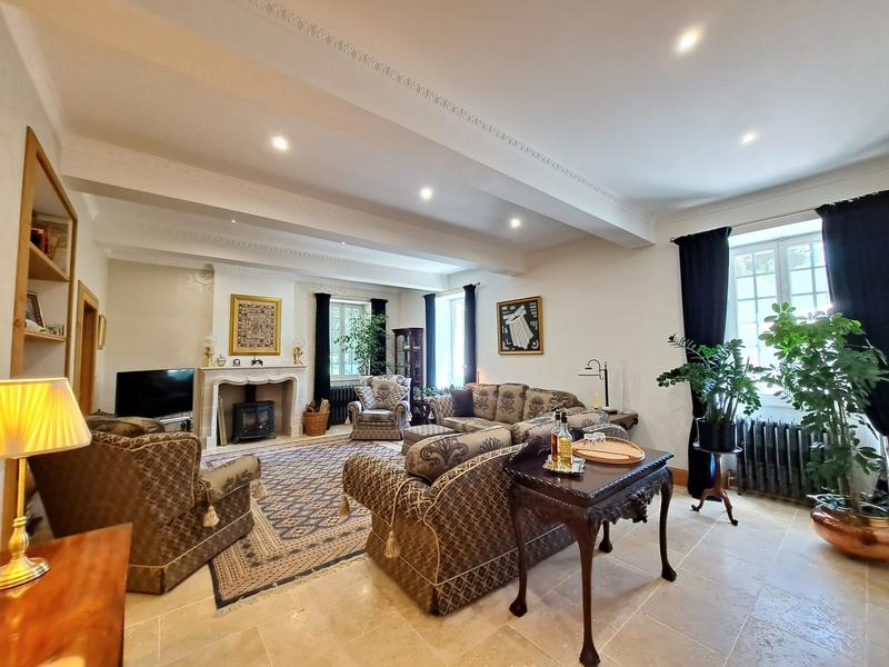 Maison - 432 m² - 10 pièces