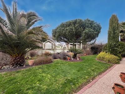 Maison - 192 m² - 7 pièces