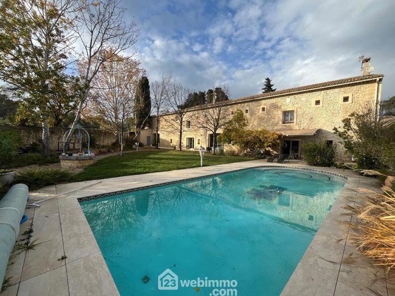 Maison - 500 m² - 9 pièces