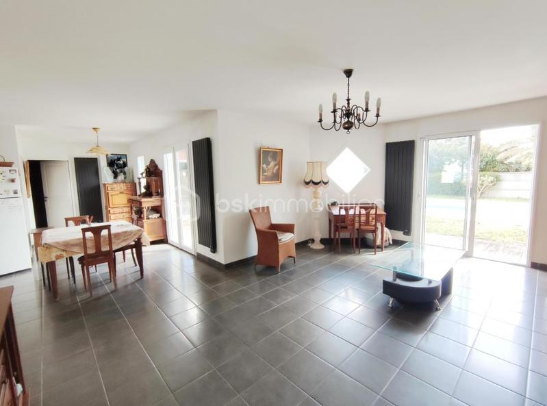 Maison - 231 m² - 8 pièces