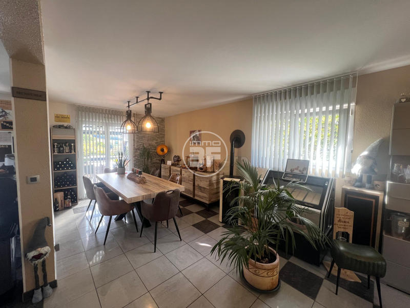 Maison - 102 m² - 5 pièces