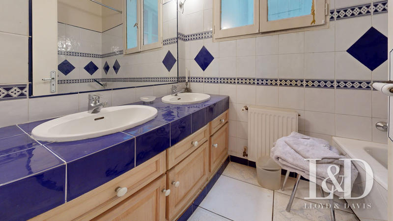 Appartement - 126 m² - 5 pièces