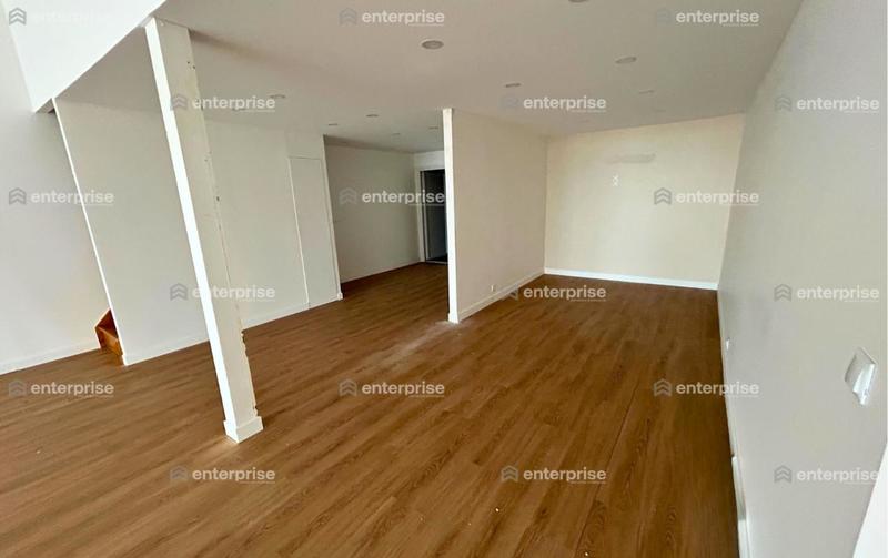 Local commercial - 219 m²