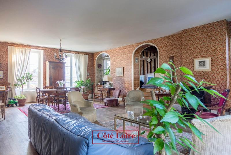 Maison ancienne - 417 m² - 12 pièces