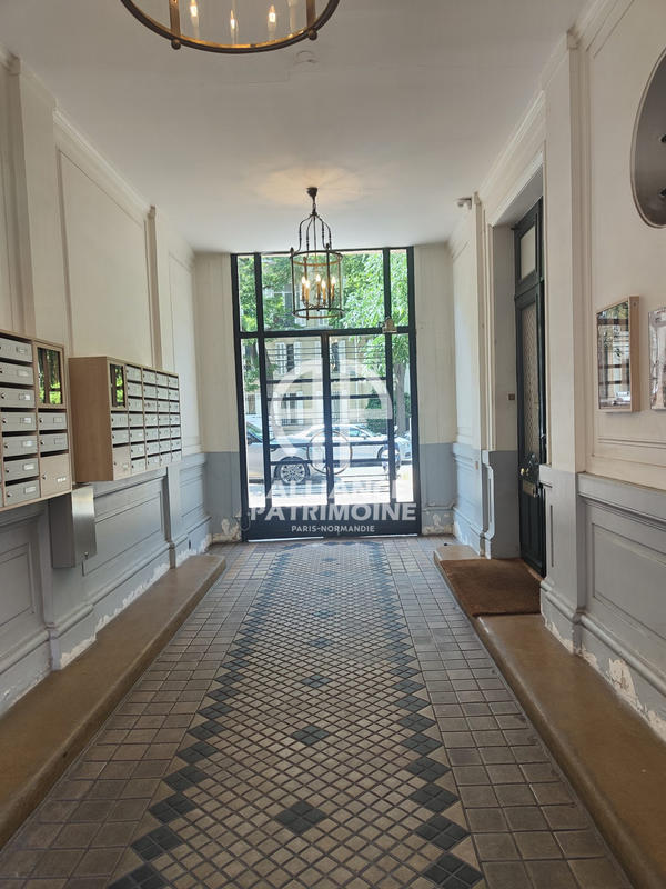 Appartement - 176 m² - 5 pièces