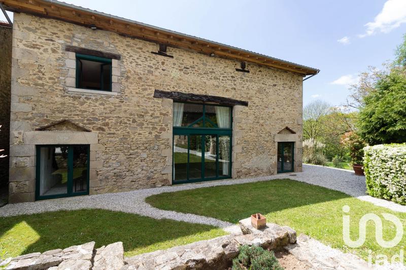 Maison - 249 m² - 7 pièces