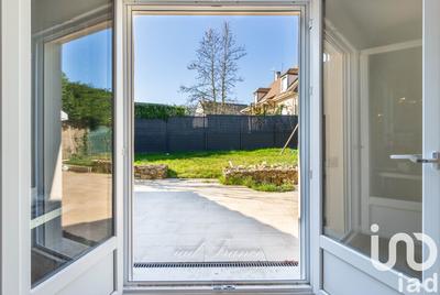 Maison - 230 m² - 8 pièces