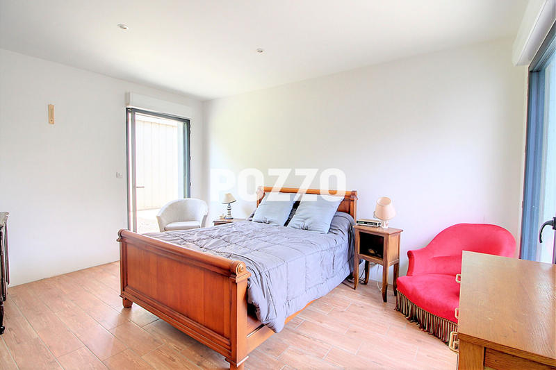 Viager - Maison - 202 m² - 8 pièces