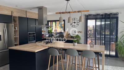 Villa - 214 m² - 7 pièces