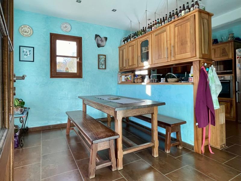 Maison - 240 m² - 9 pièces