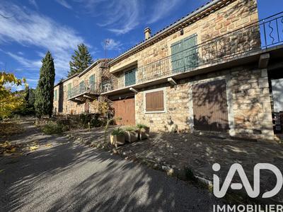 Maison - 292 m² - 10 pièces