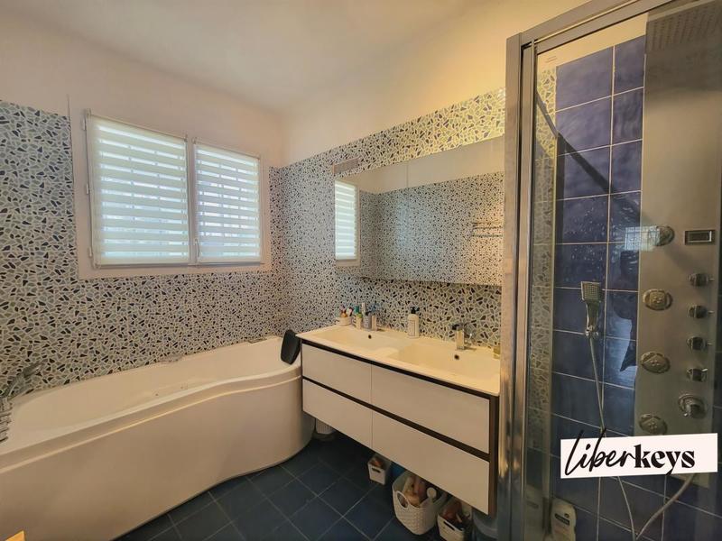 Maison - 186 m² - 7 pièces