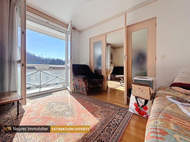 Appartement - 77 m² - 4 pièces