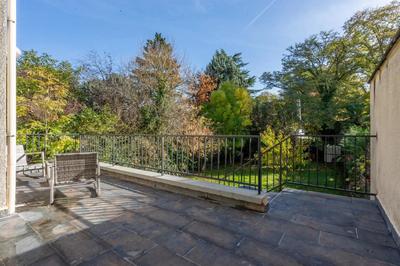 Maison - 177 m² - 7 pièces