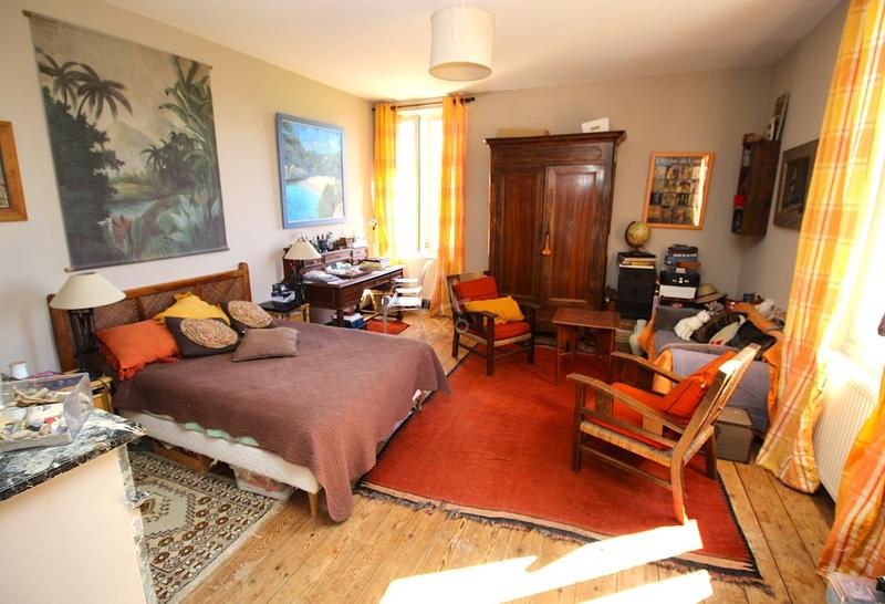 Maison - 405 m² - 10 pièces