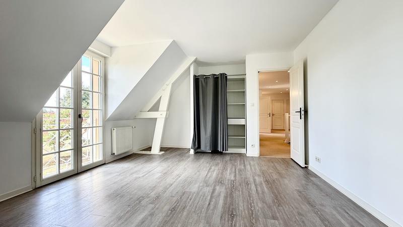 Maison - 244 m² - 6 pièces