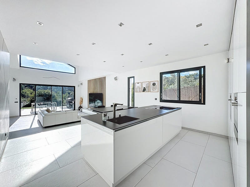 Maison - 174 m² - 5 pièces