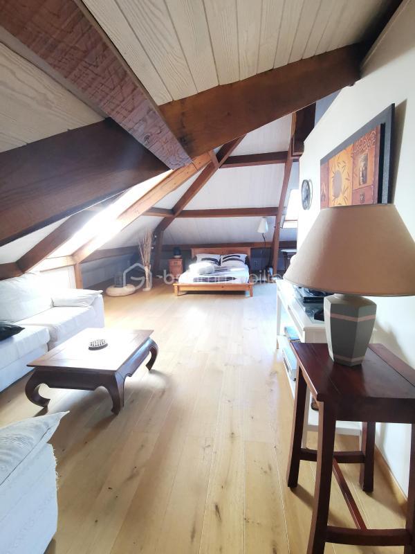 Maison - 205 m² - 6 pièces