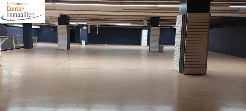 Local commercial - 1 500 m²