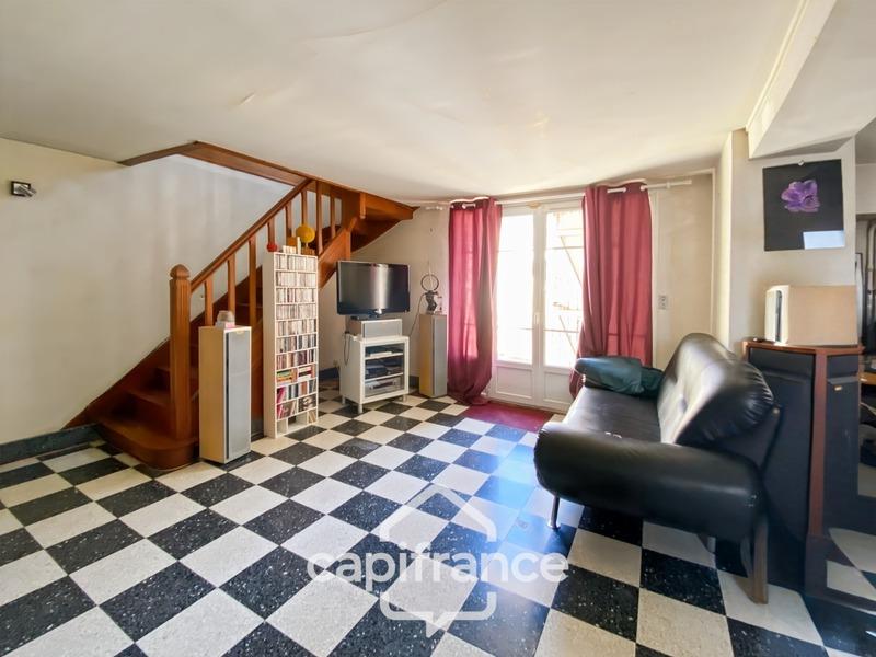 Maison - 357 m² - 11 pièces