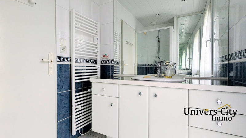 Maison - 104 m² - 4 pièces