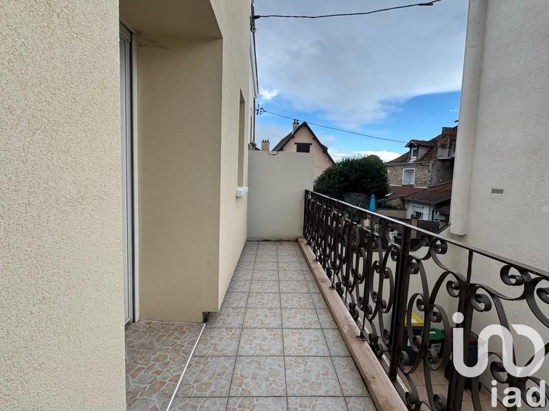 Maison - 203 m² - 10 pièces