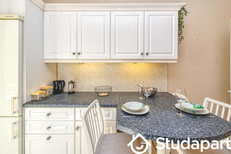 Chambre - 11 m² - 1 pièce