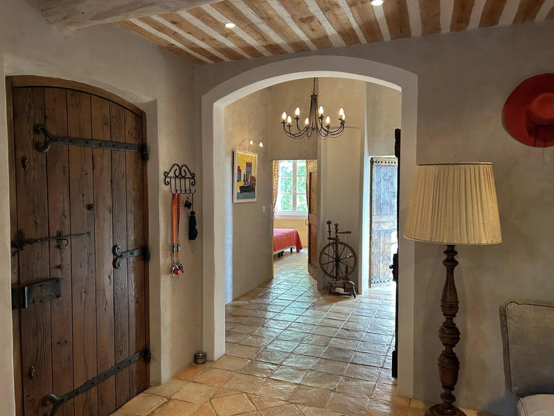 Maison - 250 m² - 6 pièces