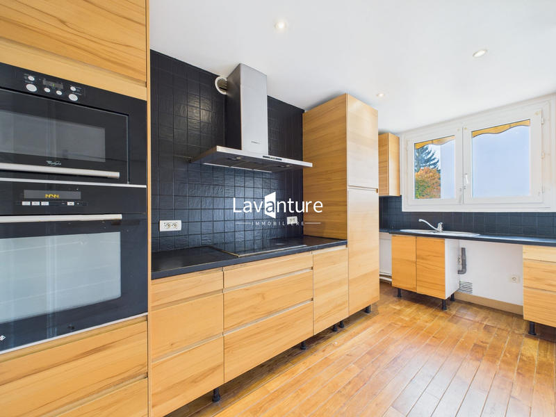 Appartement - 99 m² - 4 pièces