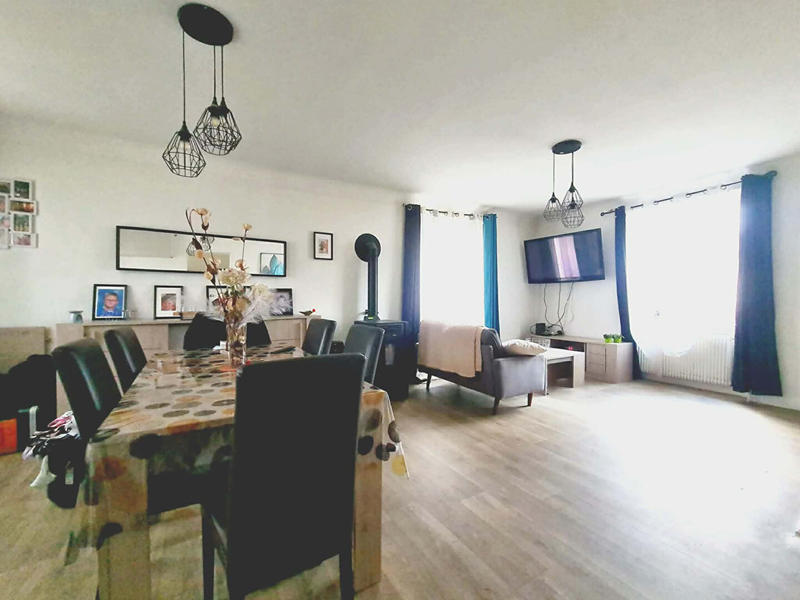 Maison - 98 m² - 5 pièces