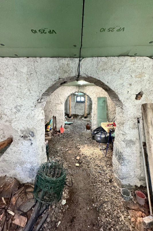 Maison - 238 m² - 9 pièces