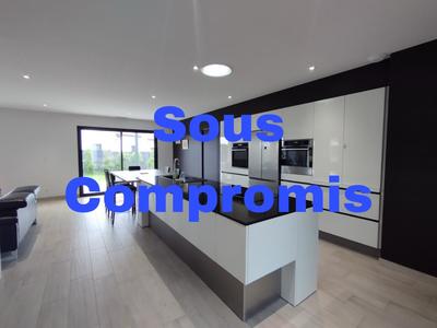 Propriété - 120 m² - 4 pièces