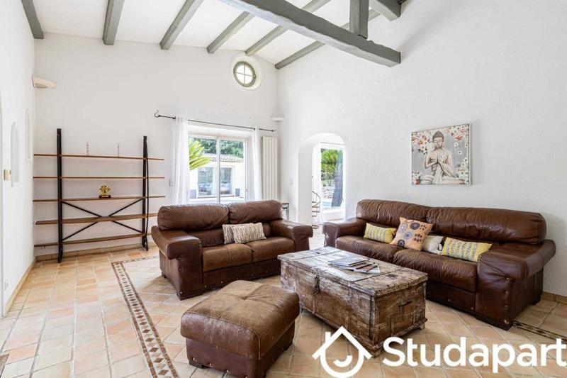 Appartement - 260 m² - 6 pièces