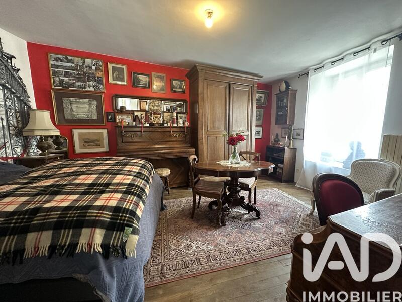 Maison - 187 m² - 7 pièces