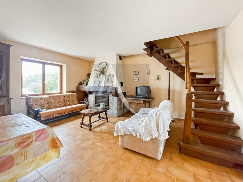 Maison - 216 m² - 12 pièces