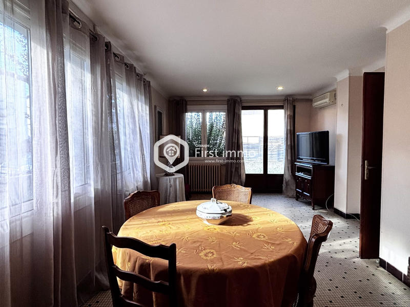 Maison traditionnelle - 165 m² - 7 pièces