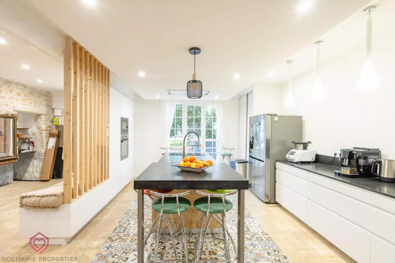 Appartement - 305 m² - 11 pièces