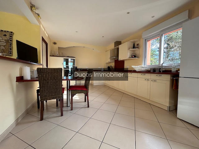 Maison - 240 m² - 6 pièces